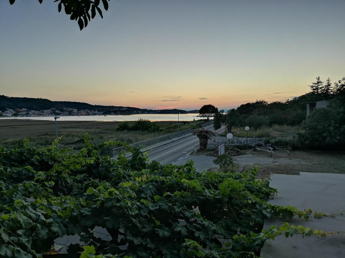 Apartmani Olivera 2 Supetarska Draga Habitación foto